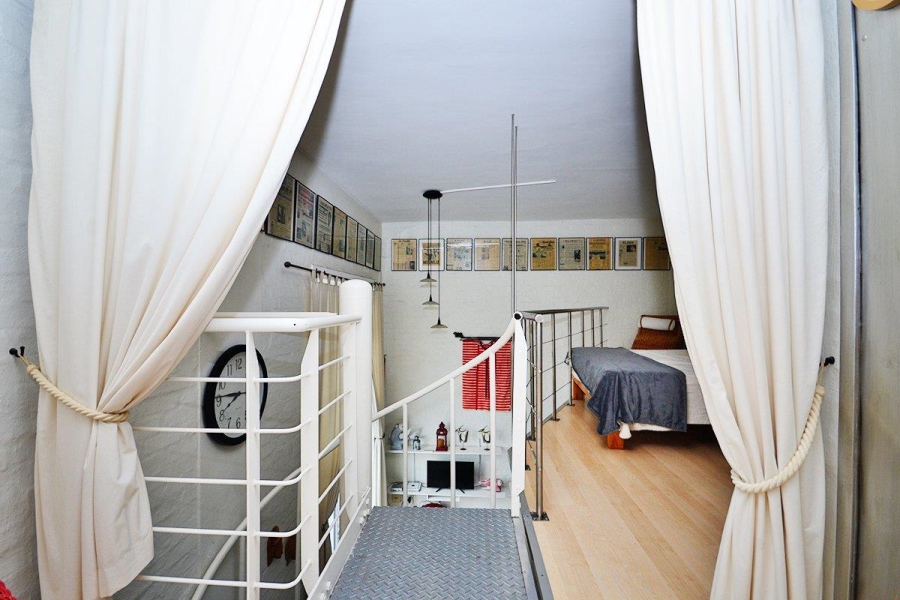 To Let 2 Bedroom Property for Rent in Green Point Western Cape